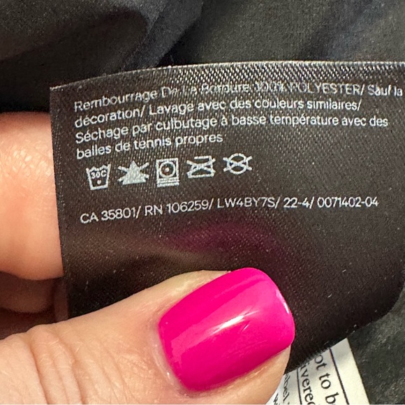 Lululemon Down for it All Jacket Coat in Black Size 12 EUC - Picture 8 of 9